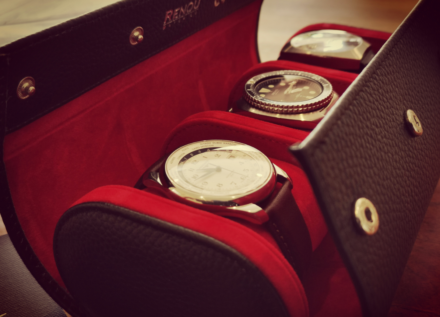 Genuine Full-Grain Leather 3-Slot Watch Roll – Black / Red Travel Case